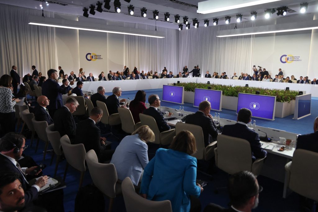 Η Κομισιόν θέλει μια Ευρώπη ανεξάρτητη σε θέματα ενέργειας, άμυνας και προμηθειών