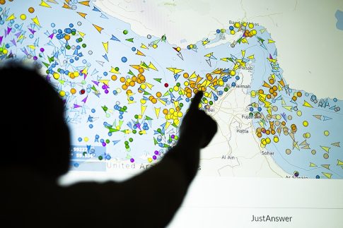 Η πρέσβης των ΗΠΑ Κίμπερλι Γκίλφοϊλ στο ραδιομέγαρο της ΕΡΤ – «Στην Ελλάδα εντός του 2026 ο Τραμπ»