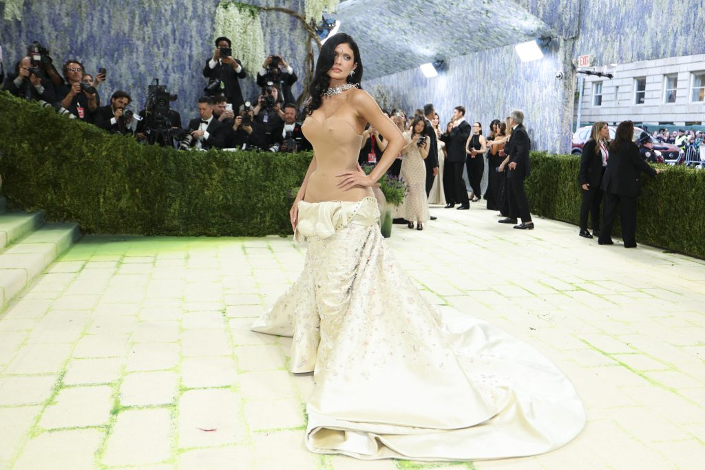 Met Gala 2026: Όταν η μόδα συναντά την τέχνη στο πιο λαμπερό κόκκινο χαλί