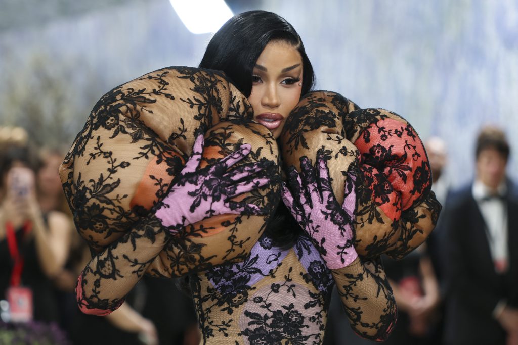 Met Gala 2026: Όταν η μόδα συναντά την τέχνη στο πιο λαμπερό κόκκινο χαλί