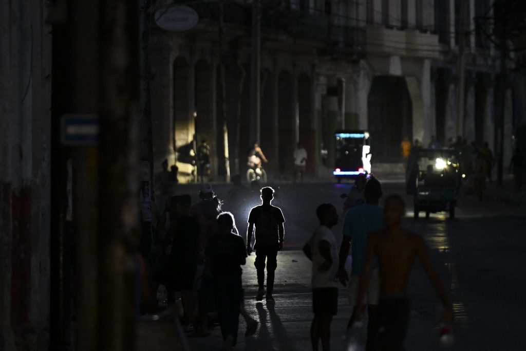 Κούβα: Εκτεταμένες διακοπές ρεύματος εν μέσω του αμερικανικού εμπάργκο – Διαμαρτυρίες στην Αβάνα