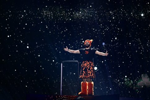 Eurovision 2026: Η μεγάλη βραδιά ζωντανά από την ΕΡΤ1, σε εξέλιξη η ψηφοφορία – Καθηλωτική εμφάνιση του Akyla