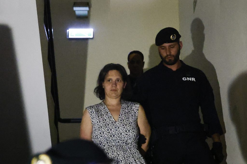 Πορτογαλία: Προφυλακίστηκε η μητέρα που εγκατέλειψε τα δύο παιδιά της στον δρόμο