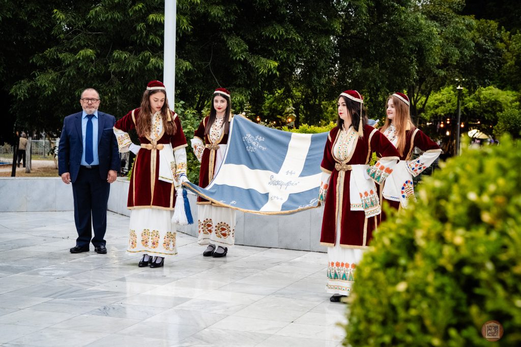 «Ελευθέρια Κομοτηνής»: Η έπαρση της ιστορικής σημαίας και η υποδοχή της θαυματουργού εικόνας της Παναγίας Φανερωμένης