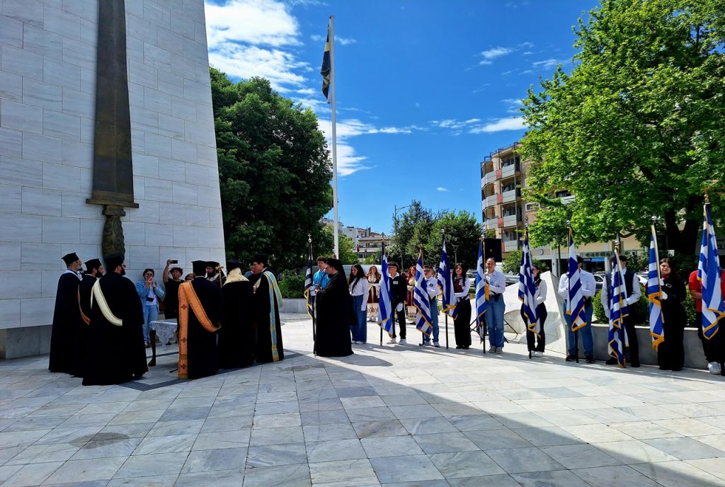 «Ελευθέρια Κομοτηνής»: Η έπαρση της ιστορικής σημαίας και η υποδοχή της θαυματουργού εικόνας της Παναγίας Φανερωμένης