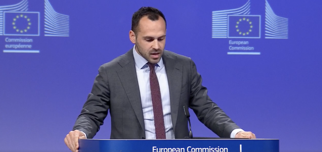Η Κομισιόν εξετάζει τις ανησυχίες για τις δικαστικές μεταρρυθμίσεις στην Ελλάδα