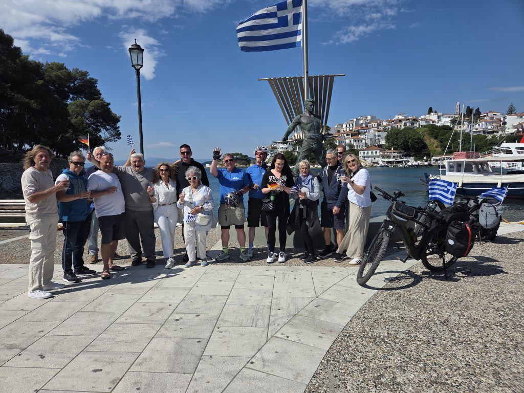 Από τη Γερμανία στη Σκιάθο με ποδήλατο – 978 χιλιόμετρα φιλίας και επιμονής