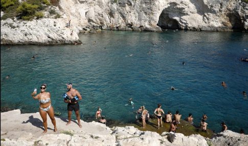 Μητσοτάκης στο 16ο Συνέδριο της ΝΔ: Μόνο μέσα από την τρίτη κυβερνητική θητεία περνά ο σίγουρος δρόμος για την Ελλάδα του 2030 – Εκλογές το ΄27