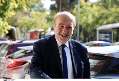 Κομισιόν: H ΕΕ επιβραδύνει – Η Ελλάδα αντέχει, σύμφωνα με τις εαρινές οικονομικές προβλέψεις
