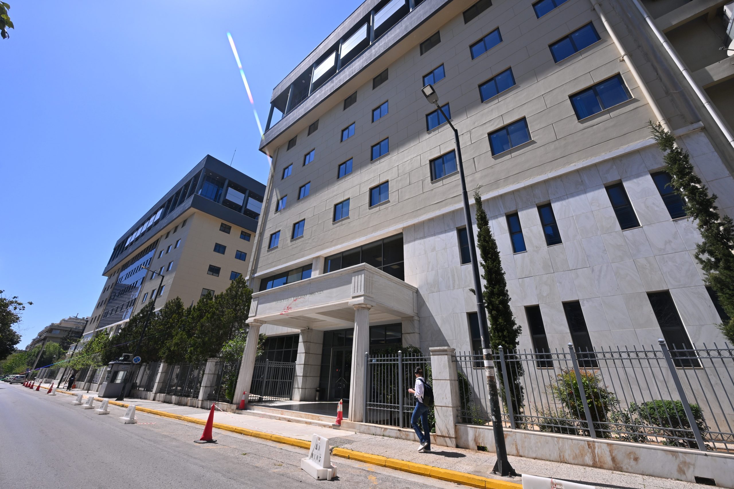 Νέα μέτρα ασφαλείας στο πρώην Ειρηνοδικείο: Από Δευτέρα έλεγχος με X‑ray και δύο πύλες εισόδου