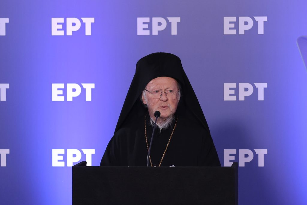 Ιστορική επίσκεψη του Οικουμενικού Πατριάρχη στην ΕΡΤ – «Οι δημοσιογράφοι έχετε ευθύνη να υπηρετείτε την αλήθεια»