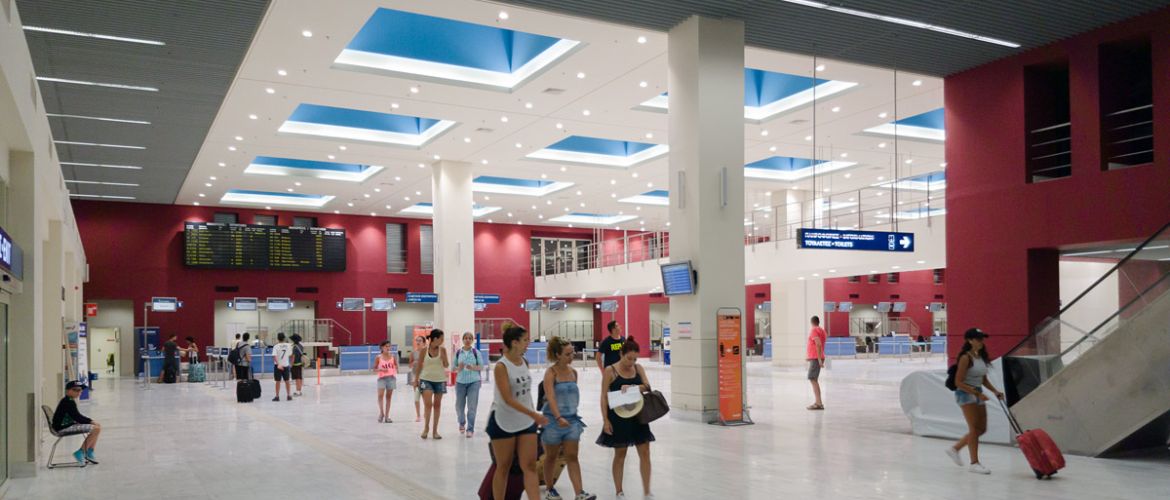 Έκτακτη προσγείωση στο αεροδρόμιο Χανίων λόγω «ανήσυχου» επιβάτη