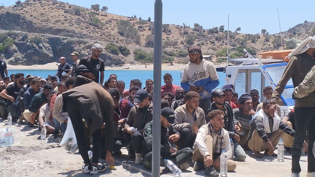 Πλεύρης για μεταναστευτικό: Απόλυτη προτεραιότητα η διαχείριση των ροών στην Κρήτη