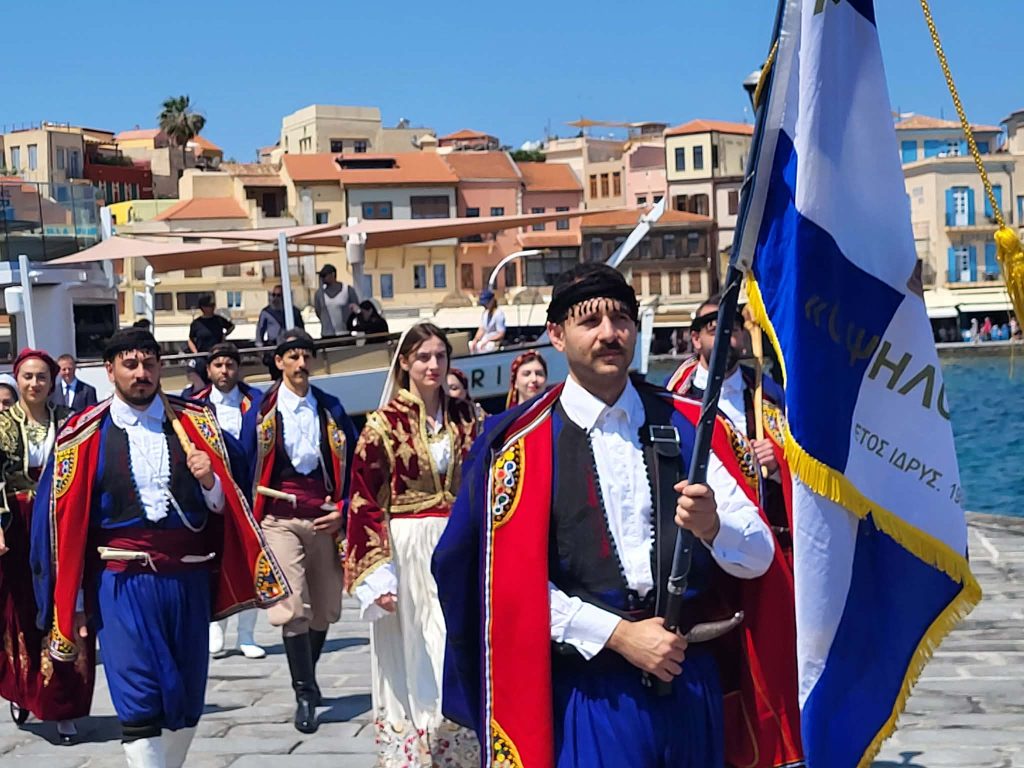 Χανιά: Η Πριγκίπισσα Άννα στο Ναυτικό Μουσείο Κρήτης – Εντυπωσιασμένη από την έκθεση για τη Μάχη της Κρήτης
