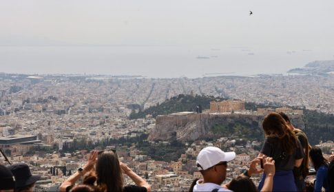 Ρωσία – Live: Η Μόσχα τιμά σήμερα την επέτειο της 9ης Μαΐου 1945 – Δέσμευση Ζελένσκι για τήρηση της εκεχειρίας που ανακοίνωσε ο Τραμπ
