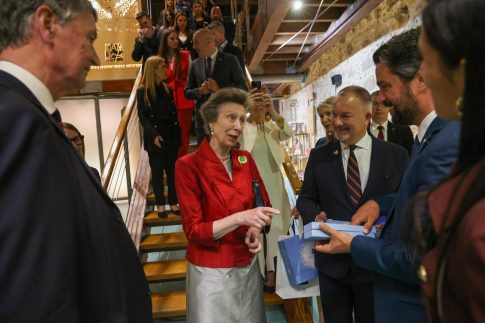 Χανιά: Για απόπειρα ανθρωποκτονίας παραπέμπεται η μητέρα της τρίχρονης και ο σύντροφός της – Ελέγχονται πληροφορίες για θανάτους άλλων δύο μωρών της οικογένειας