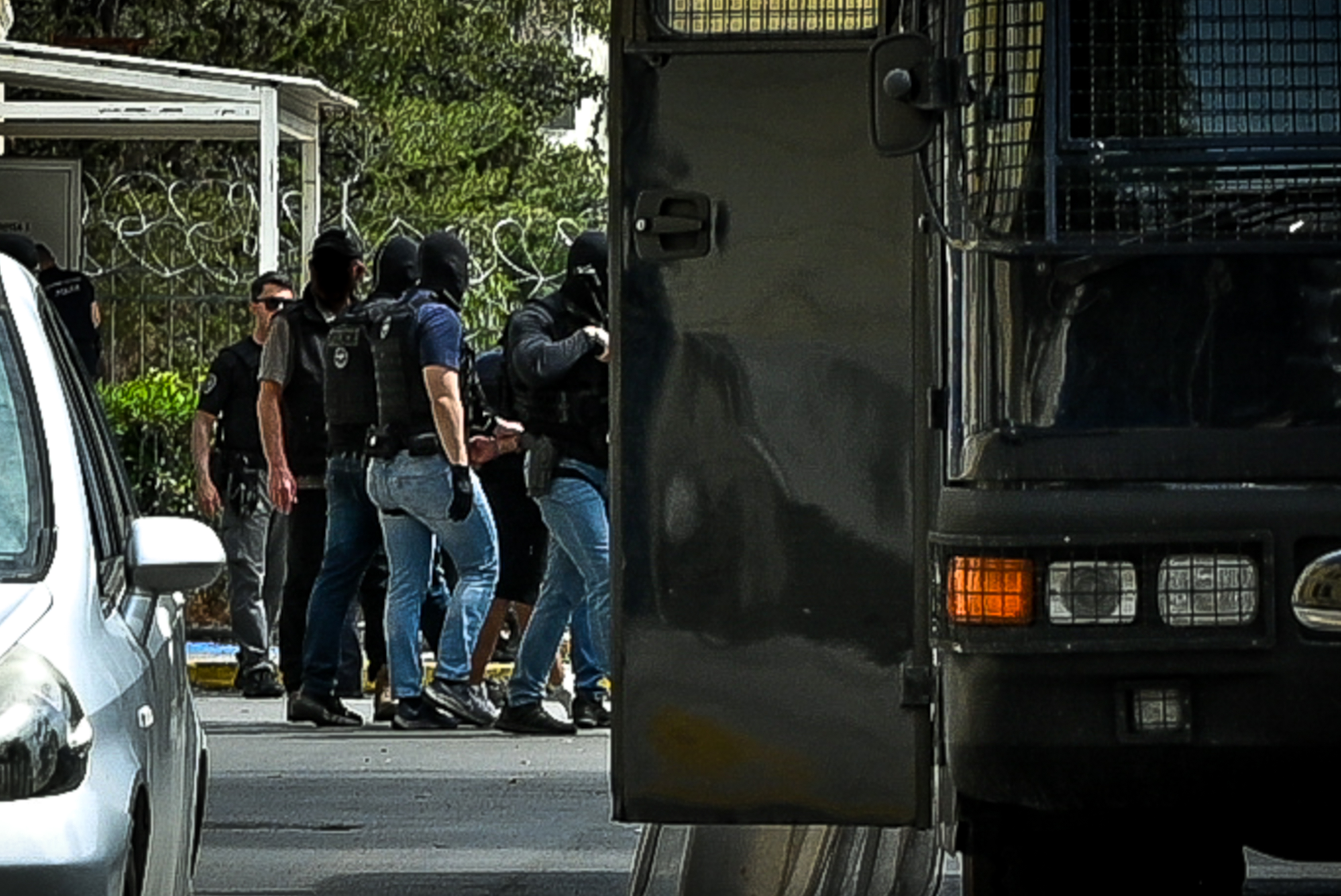 Εξάρθρωση κυκλώματος σε βάρος του ΕΦΚΑ: Οκτώ συλλήψεις στην Αττική – Ποιοι φέρονται ως αρχηγικά μέλη και πώς δρούσαν