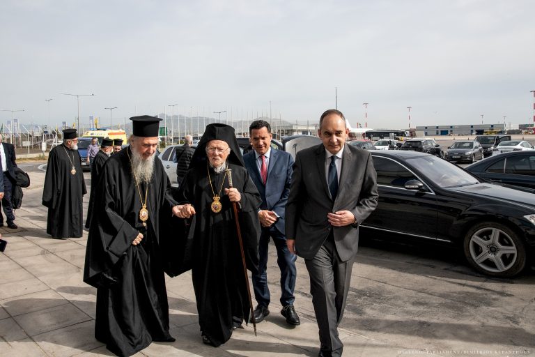 Με τιμές αρχηγού κράτους αναχώρησε ο Οικουμενικός Πατριάρχης Βαρθολομαίος από την Αθήνα
