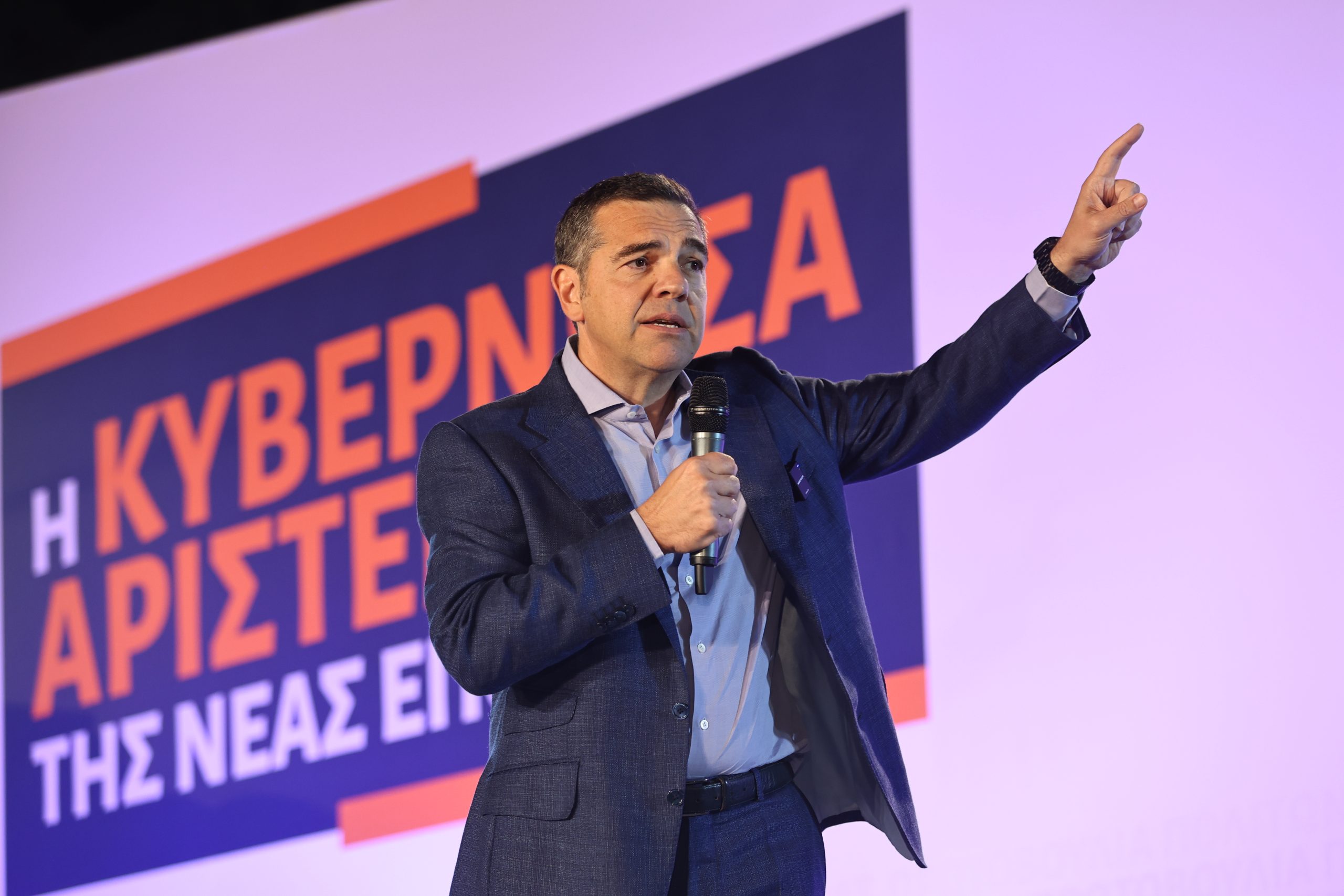 Αντίστροφη μέτρηση για το νέο κόμμα Τσίπρα: Απόψε το όνομα, το λογότυπο και τα στελέχη