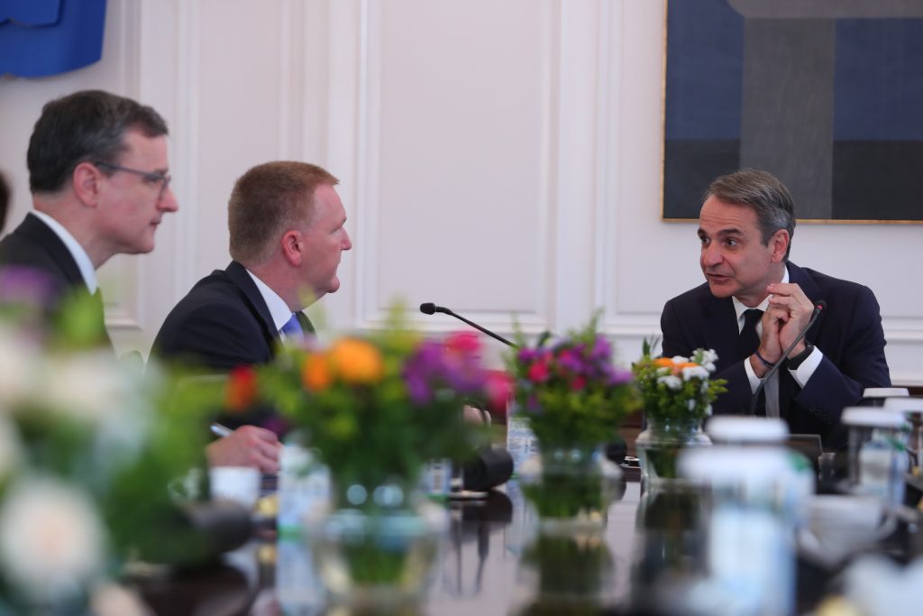 Ευρωπαίος Επίτροπος σε Μητσοτάκη: Η Ελλάδα έχει σημειώσει σημαντική πρόοδο στο Κράτος Δικαίου