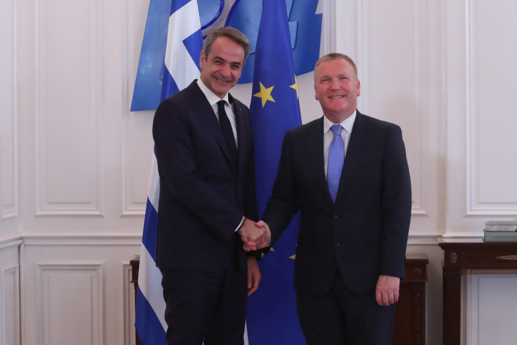 Ευρωπαίος Επίτροπος σε Μητσοτάκη: Η Ελλάδα έχει σημειώσει σημαντική πρόοδο στο Κράτος Δικαίου