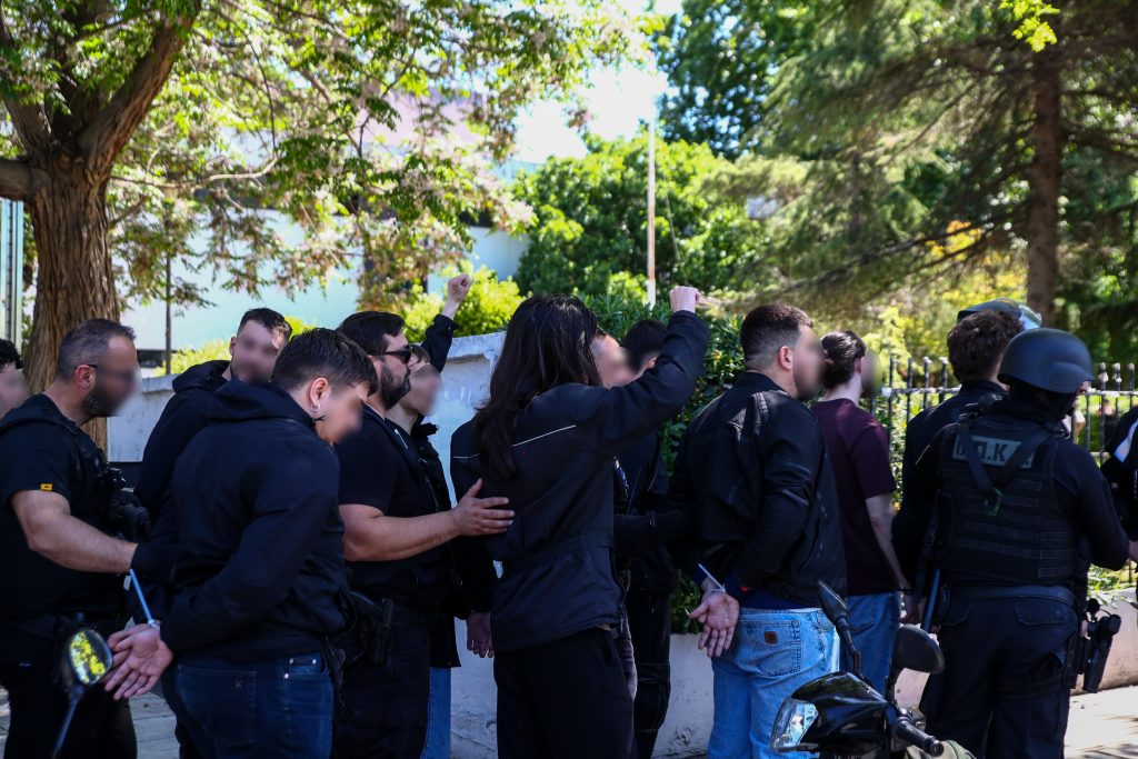 Επεισόδια στο ΑΠΘ: Ελεύθεροι οι προσαχθέντες – Έξι οι τραυματίες στο νοσοκομείο Παπαγεωργίου