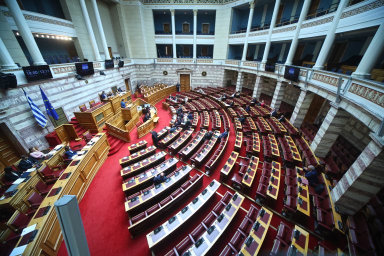 Διαξιφισμοί για το ακίνητο Ανδρουλάκη: Εκατέρωθεν βολές κυβέρνησης και ΠΑΣΟΚ μετά από δημοσίευμα
