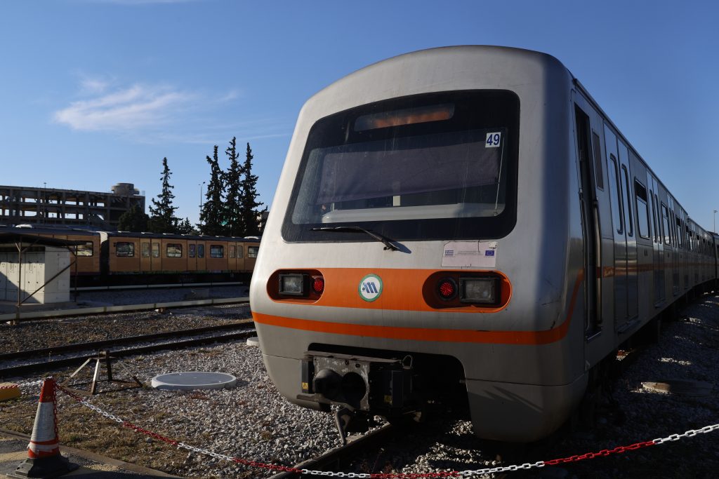 Μητσοτάκης: Νέα λεωφορεία, νέοι συρμοί και συλλογικές συμβάσεις στις συγκοινωνίες