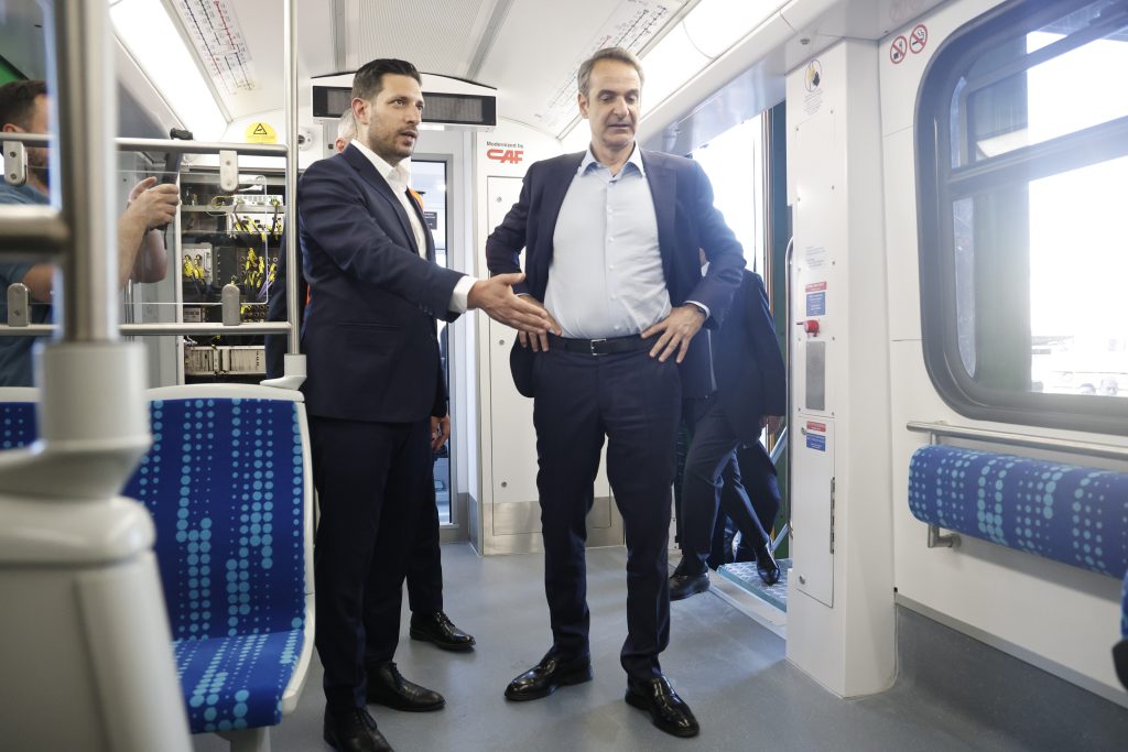 Μητσοτάκης: Νέα λεωφορεία, νέοι συρμοί και συλλογικές συμβάσεις στις συγκοινωνίες