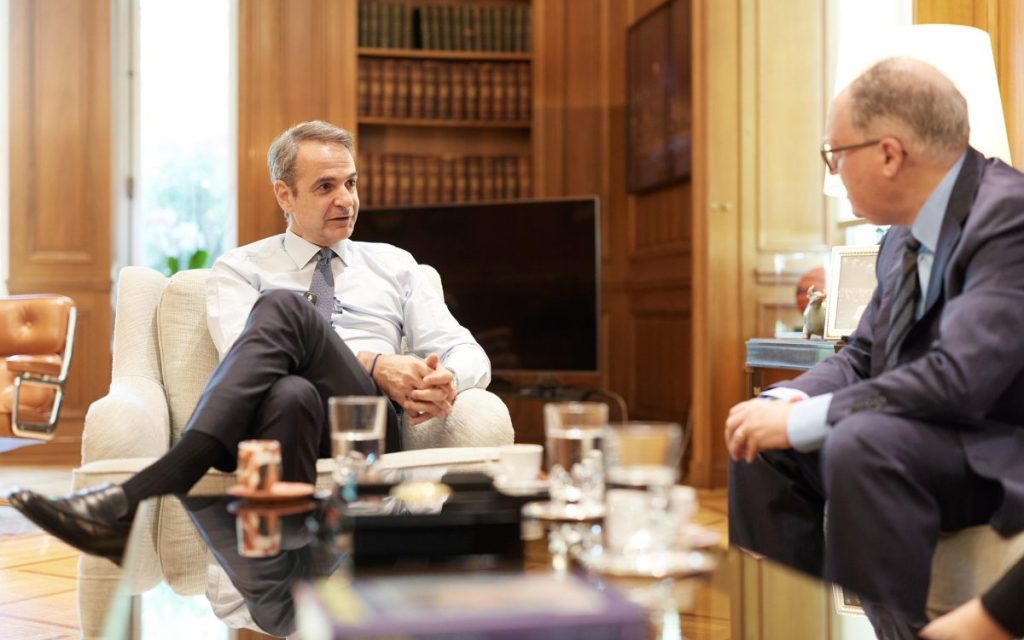 Μητσοτάκης στους Financial Times: Η Ευρώπη δεν μπορεί να δεχθεί εκβιασμό στα Στενά του Ορμούζ