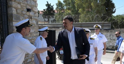 Ουγγαρία: Ο πρωθυπουργός Μαγιάρ θα μειώσει τον δικό του μισθό στο μισό, καθώς η κυβέρνηση στοχεύει σε περικοπές στις αποδοχές των πολιτικών