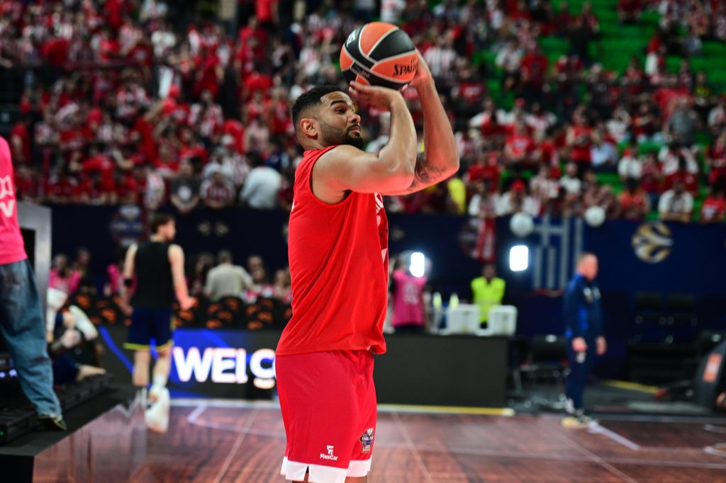 Final Four: Πανηγυρική ατμόσφαιρα στο ΟΑΚΑ λίγη ώρα πριν το πρώτο τζάμπολ