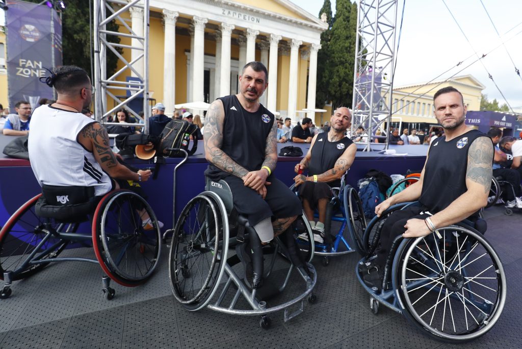 Μια ανάσα πριν τη μάχη για το 4ο τρόπαιο ο Ολυμπιακός: Σε ρυθμούς Final 4 η Αθήνα, κυκλοφοριακές ρυθμίσεις και μέτρα ασφαλείας – Έκτακτη εκπομπή στο ΕΡΤnews