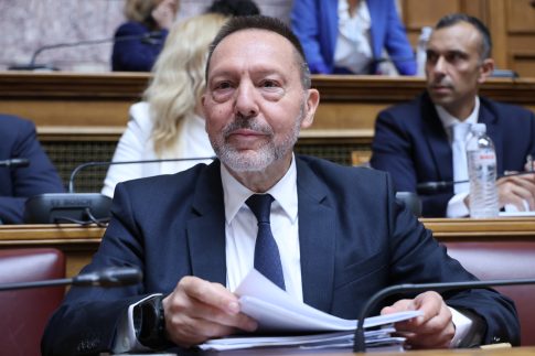 Ιράν: Χρεώνουμε τέλη για «υπηρεσίες πλοήγησης» μέσω του Ορμούζ, όχι διόδια