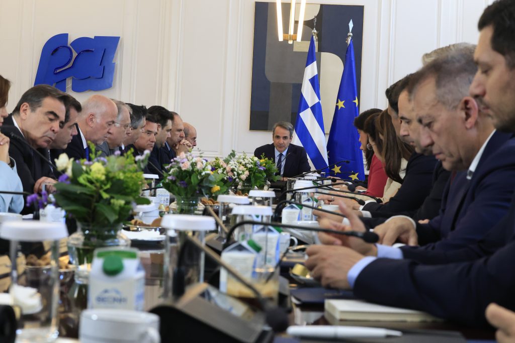 Μητσοτάκης στο Υπουργικό: Παρατείνεται και τον Ιούνιο η επιδότηση στο diesel – Πολιτική Βαβέλ τα νέα κόμματα