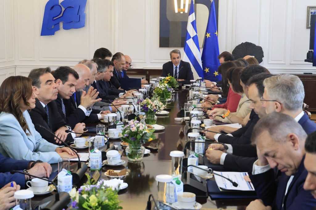 Μητσοτάκης στο Υπουργικό: Παρατείνεται και τον Ιούνιο η επιδότηση στο diesel – Πολιτική Βαβέλ τα νέα κόμματα