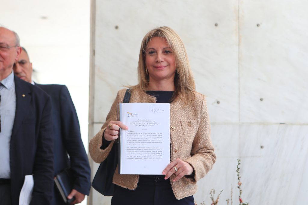 Καρυστιανού: «Μετουσιώνουμε την ανάγκη για αλλαγή. Όχι Τέμπη στη ζωή μας» – Κατέθεσε την ιδρυτική διακήρυξη της «Ελπίδας για τη Δημοκρατία»