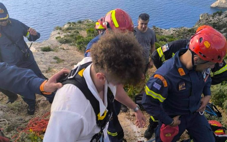 Ζάκυνθος: Αίσιο τέλος για τον άνδρα που έπεσε στον γκρεμό στο Ναυάγιο