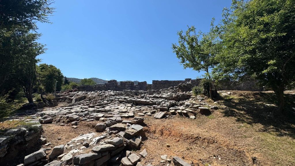 Στην Αρχαία Ζώμινθο στα Ανώγεια της Κρήτης η υπουργός Πολιτισμού Λίνα Μενδώνη