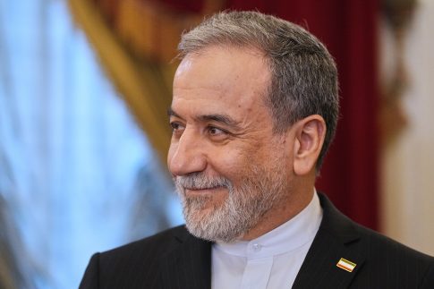 ΠΑΣΟΚ: «Ο κ. Μαρινάκης ομολόγησε πως η κυβέρνηση είναι πίσω από τη στοχοποιήση του προέδρου»