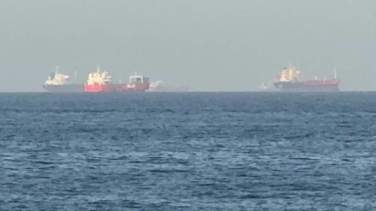Live: Φουντώνουν τα σενάρια αναζωπύρωσης πολέμου – Απειλές του Ιράν για τεράστια ζώνη ελέγχου στο Ορμούζ και εμπλουτισμό ουρανίου