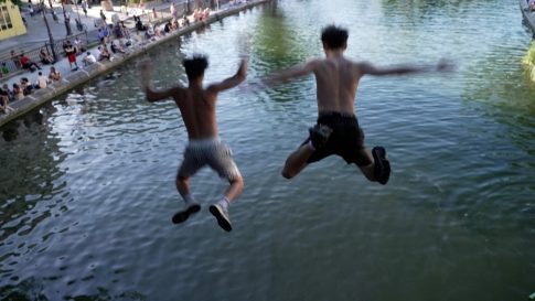 Καιρός: Ζέστη με 35άρια και τοπικές μπόρες σήμερα, ιδανικό το σκηνικό για το τριήμερο του Αγίου Πνεύματος – Πρόγνωση από την Ό. Παπαβγούλη