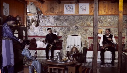 Οικογενειακή «μαφία» στην Κρήτη: Πώς εξαρθρώθηκε το δίκτυο που φέρεται να τρομοκρατούσε κατοίκους από το 2021 – Τι δήλωσε στο ΕΡΤnews η Κ. Δημογλίδου