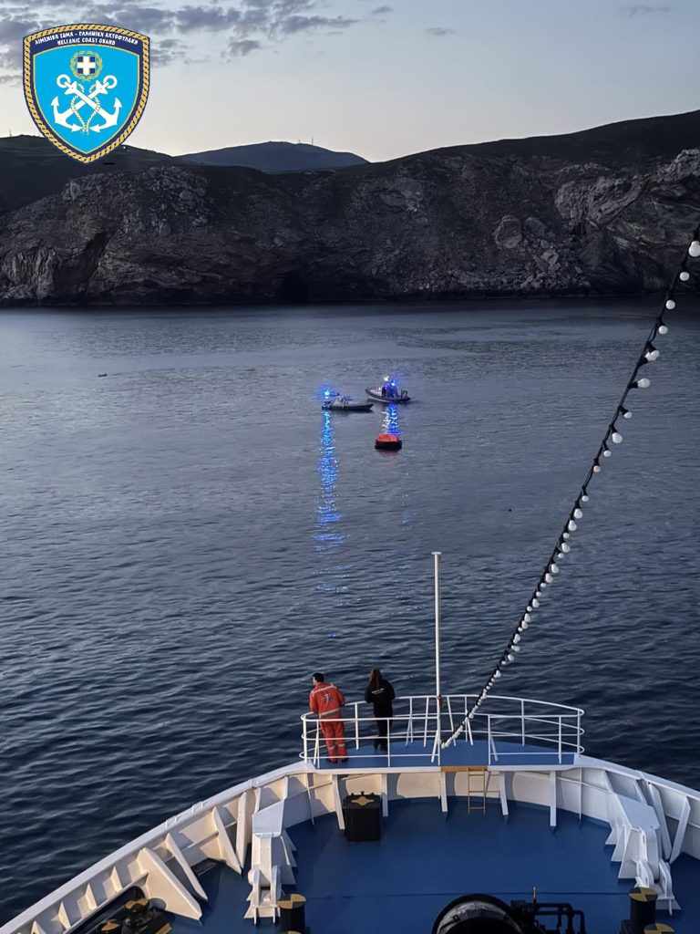 Βύθιση φορτηγού πλοίου: Σε εξέλιξη επιχείρηση αποτροπής ρύπανσης ανοιχτά της Άνδρου