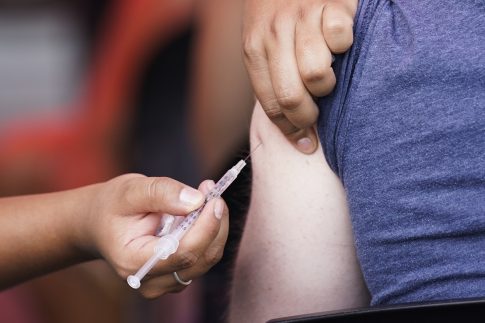 Βόλος: Συνελήφθη με 35γρ. κοκαΐνης και με πλαστή πινακίδα στη μηχανή που οδηγούσε