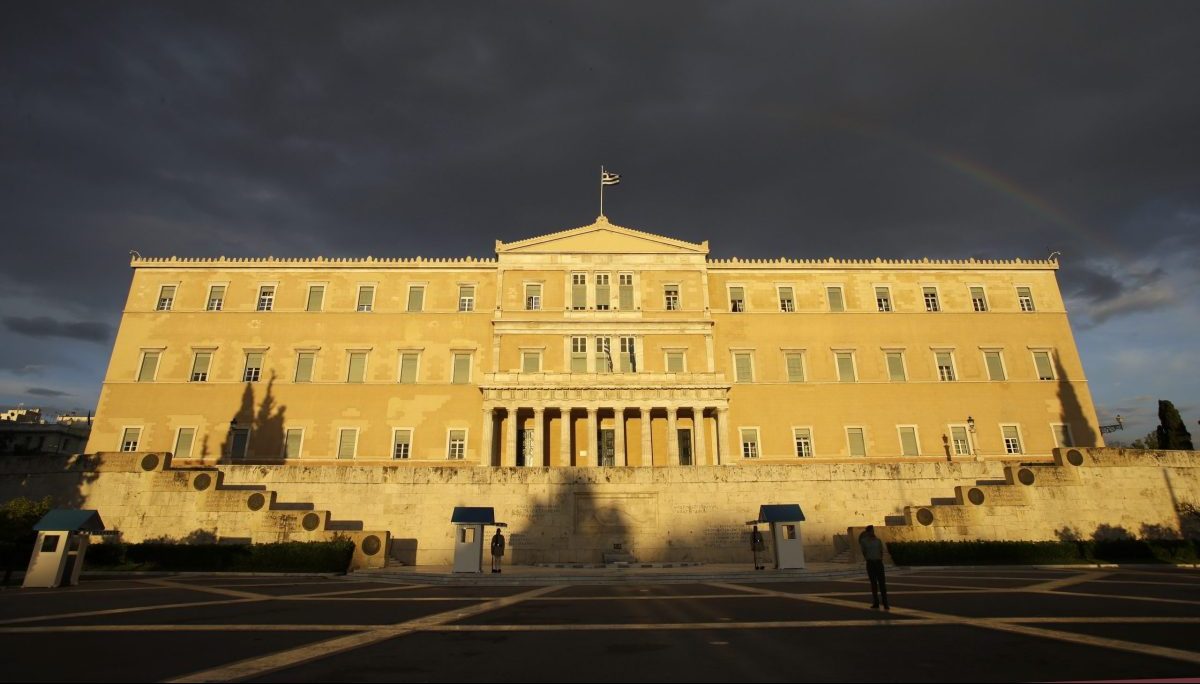 FT: Η Ελλάδα κερδίζει απόφαση του Ανωτάτου Δικαστηρίου για την αναδιάρθρωση του δημόσιου χρέους του 2012