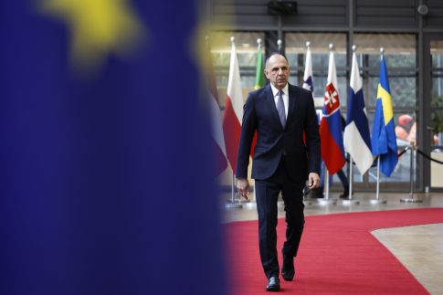 Εκπαιδευτικοί σε απεργιακή κινητοποίηση: «Η δημόσια παιδεία και η αξιοπρέπεια των εργαζομένων δεν αντέχουν άλλη υποβάθμιση»