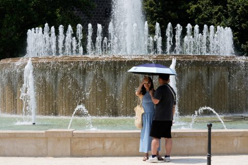 Έξοδος Αγίου Πνεύματος: Αυξημένη κίνηση στις εθνικές οδούς – Με 90% πληρότητα αναχωρούν τα πλοία