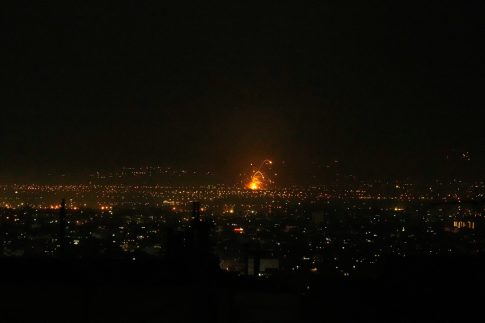 Τηλεφώνημα φον ντερ Λάιεν – Τραμπ: Κοινό μέτωπο για Ιράν, αγκάθι οι δασμοί μέχρι τον Ιούλιο