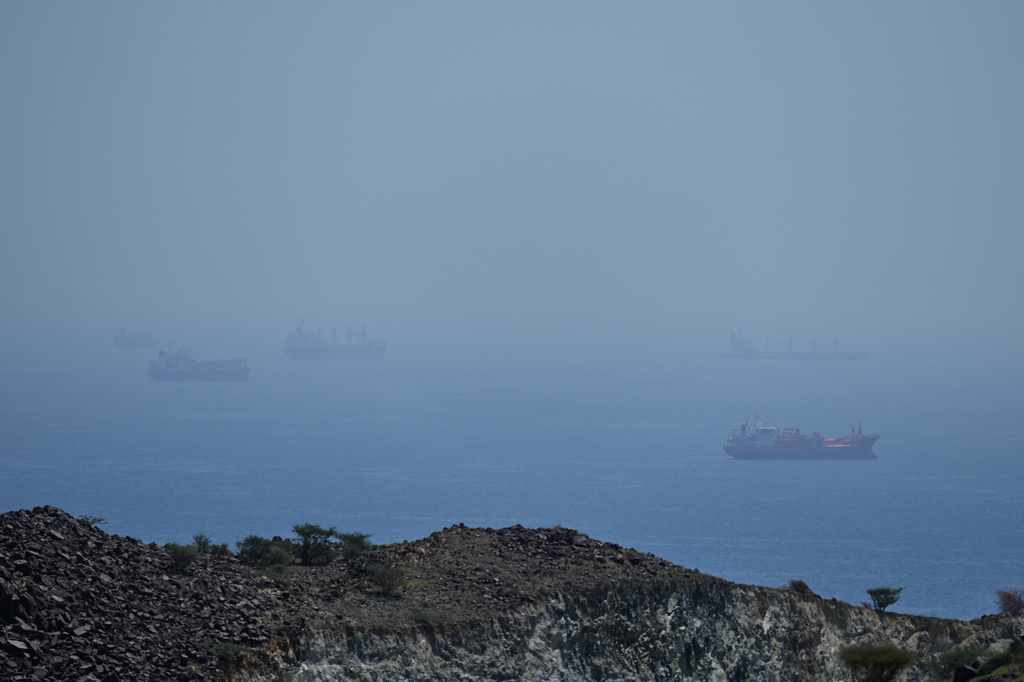 Η Maersk ανακοίνωσε πως πλοίο της διέπλευσε τα Στενά του Ορμούζ συνοδεία αμερικανικών ενόπλων δυνάμεων